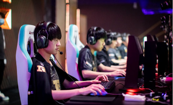 表现出色 表现出色