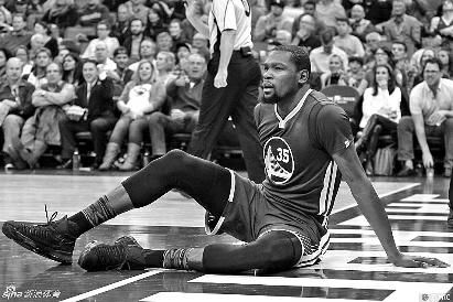 在赛场上屡 在赛场上屡