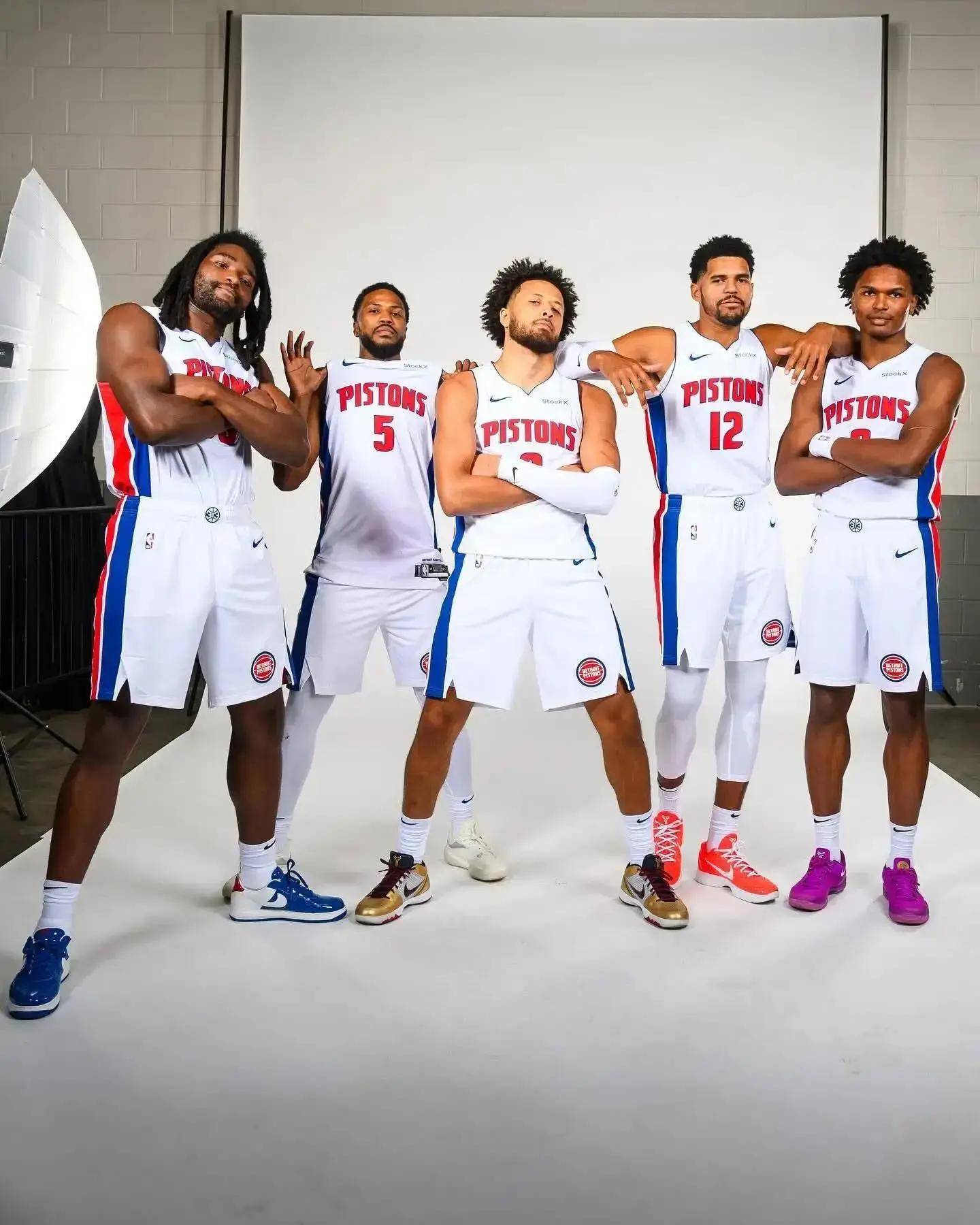 瞬间后撤拉 瞬间后撤拉